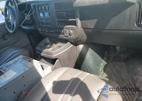 2017 Chevrolet Express G2500 z USA, uszkodzony, nr VIN 1GCWGAFF5H1271665